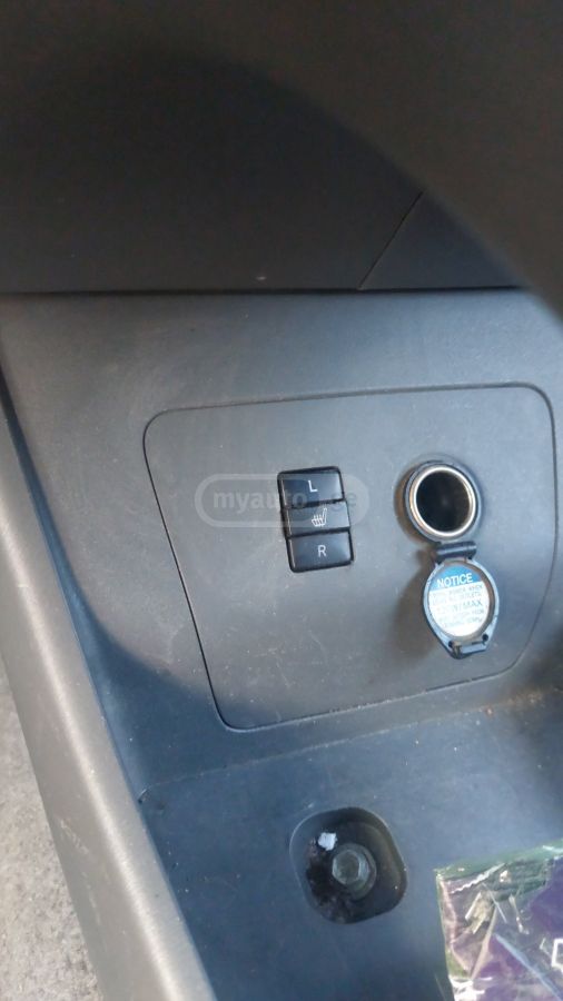 Toyota Prius 2010 — photo 2