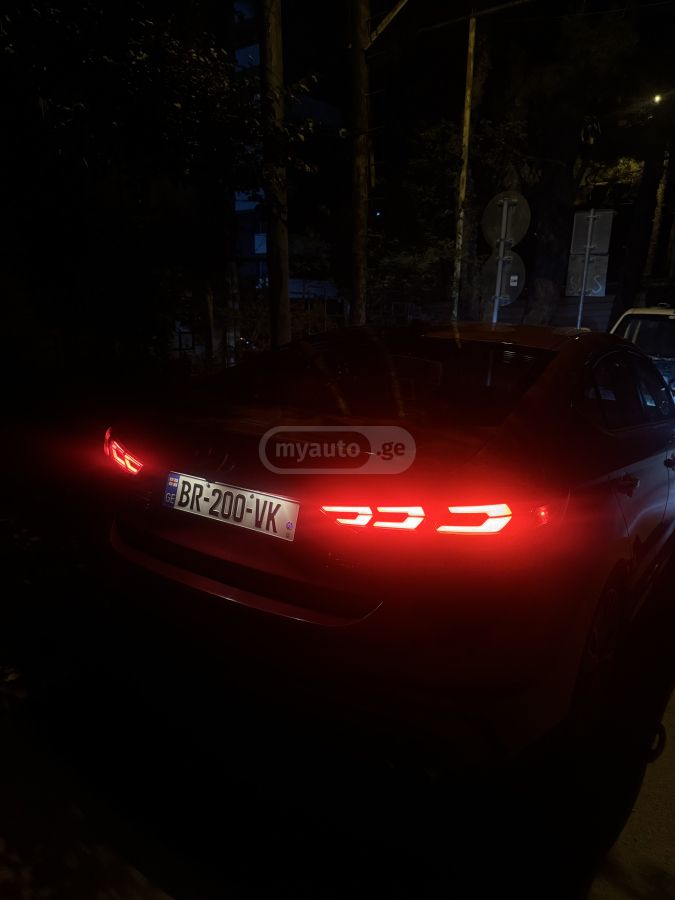 Hyundai Elantra 2018 — photo 2