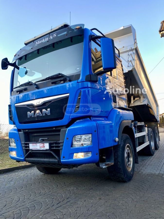 Isuzu TGS