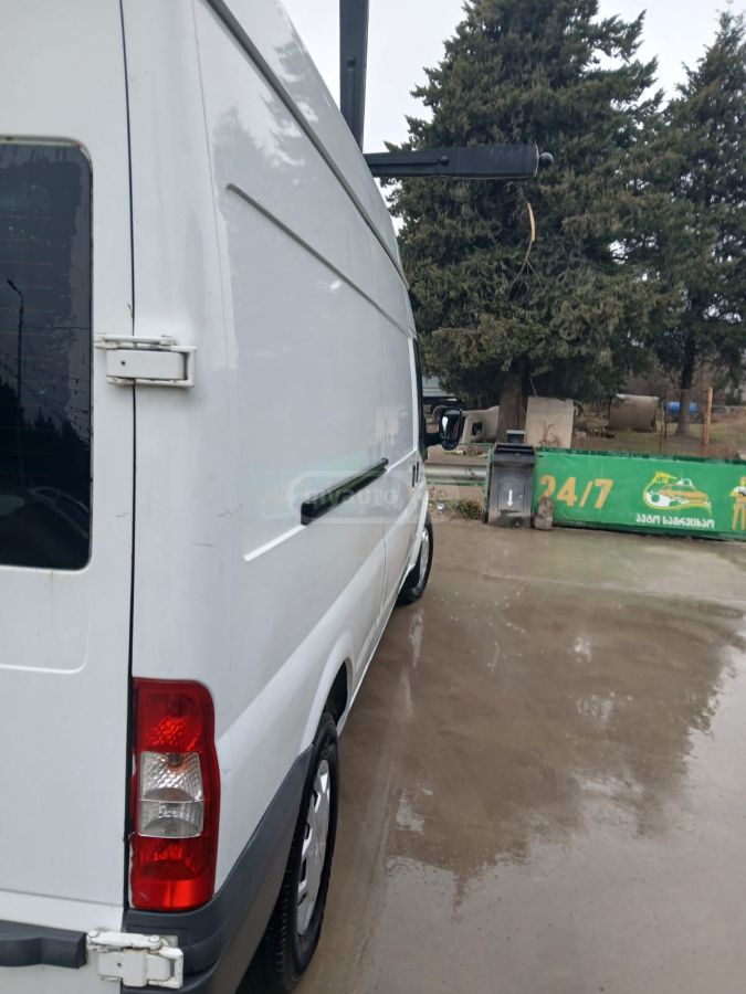 Ford Transit 2007 — photo 2