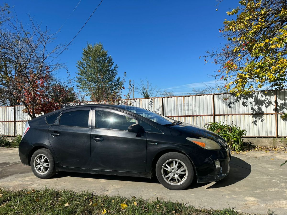 Toyota Prius 2010 — photo 2