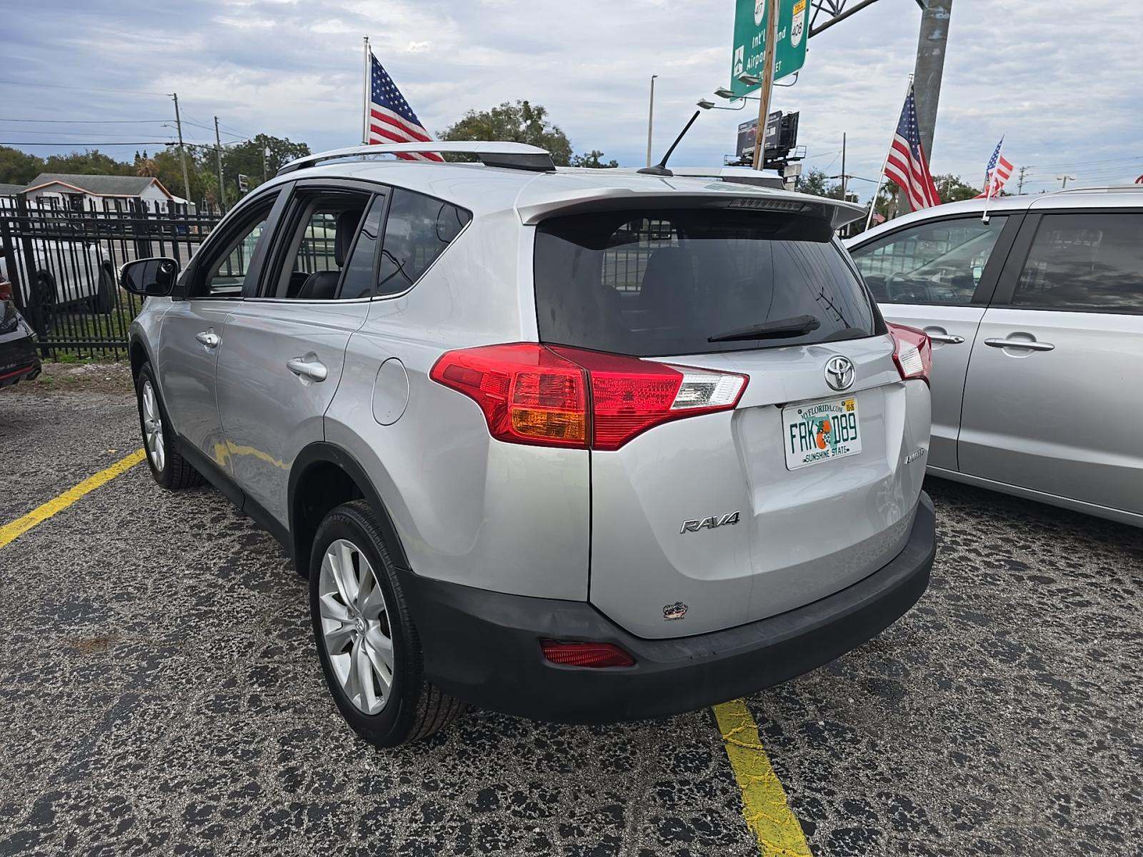 Toyota RAV4 2015 — photo 2