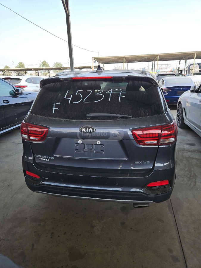 Kia Sorento 2019 — photo 2