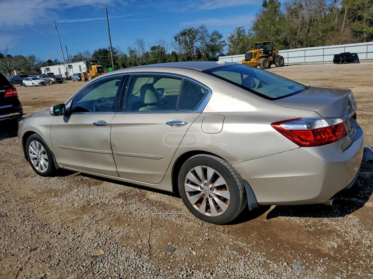 Honda Accord 2013 — photo 2