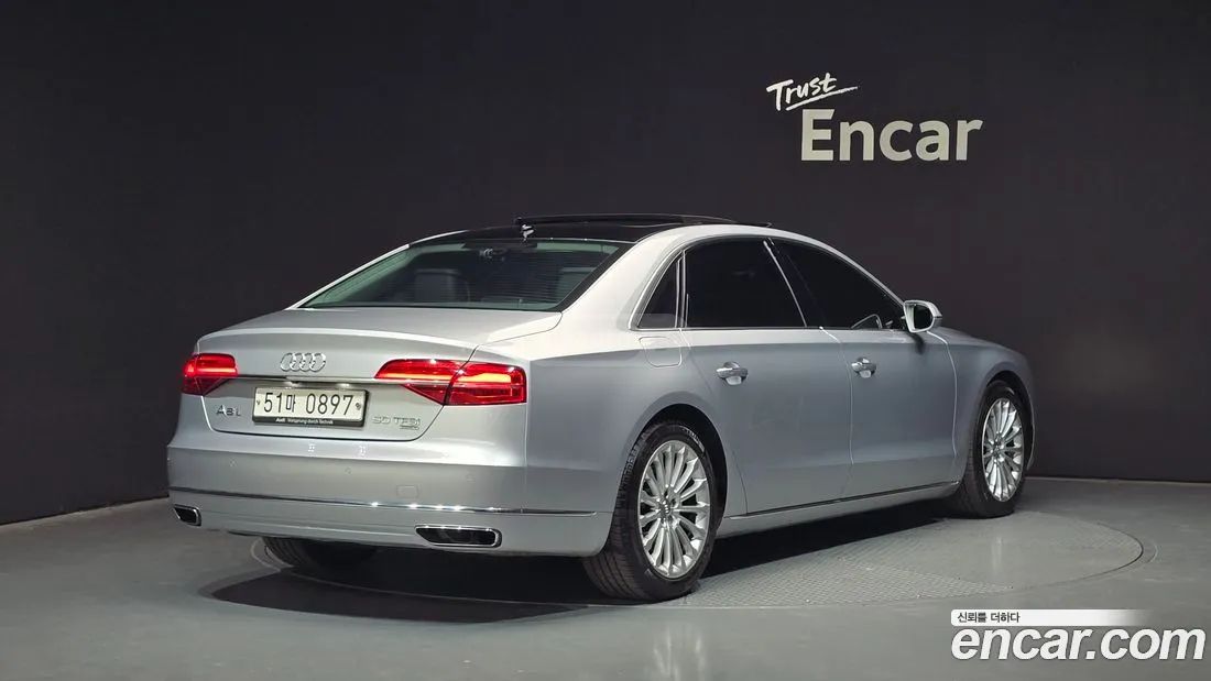 Audi A8 2015 — photo 2