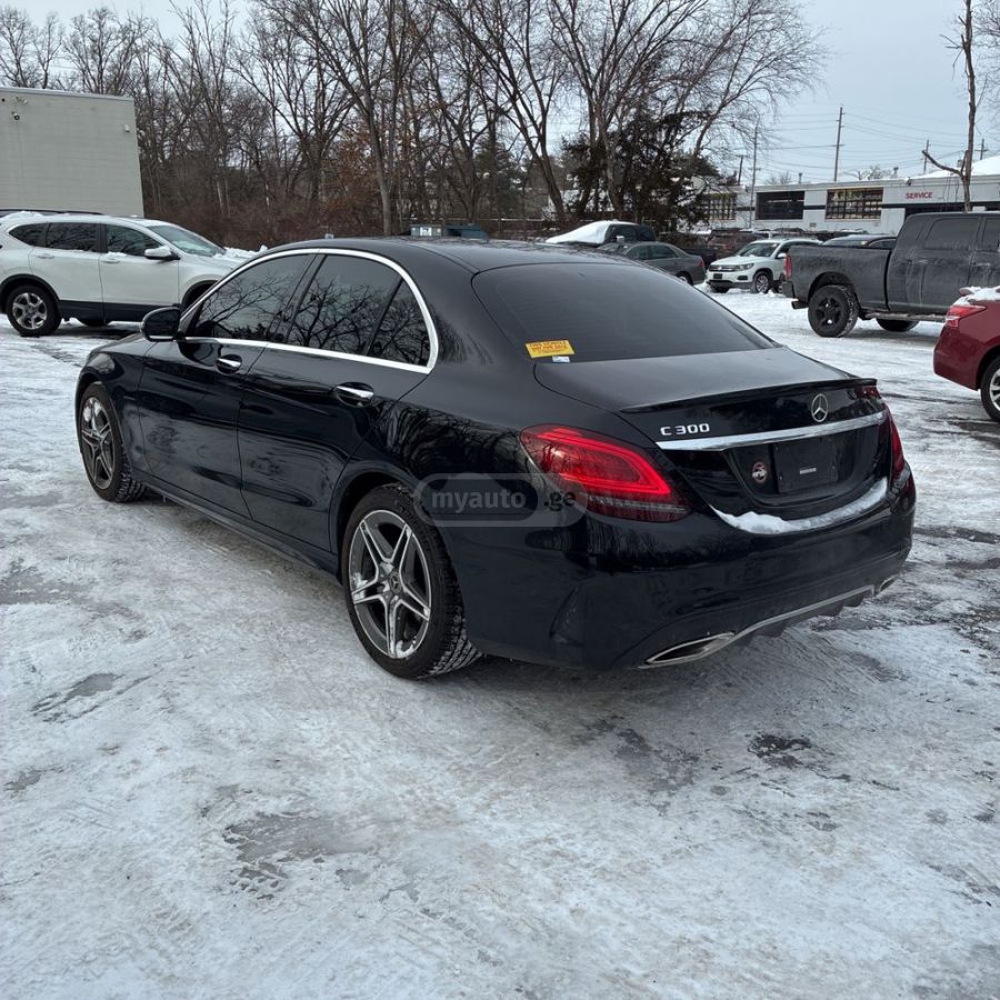 Mercedes-Benz C 300 2020 — photo 2