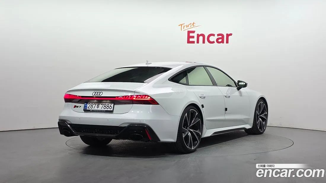 Audi RS 7 2021 — photo 2