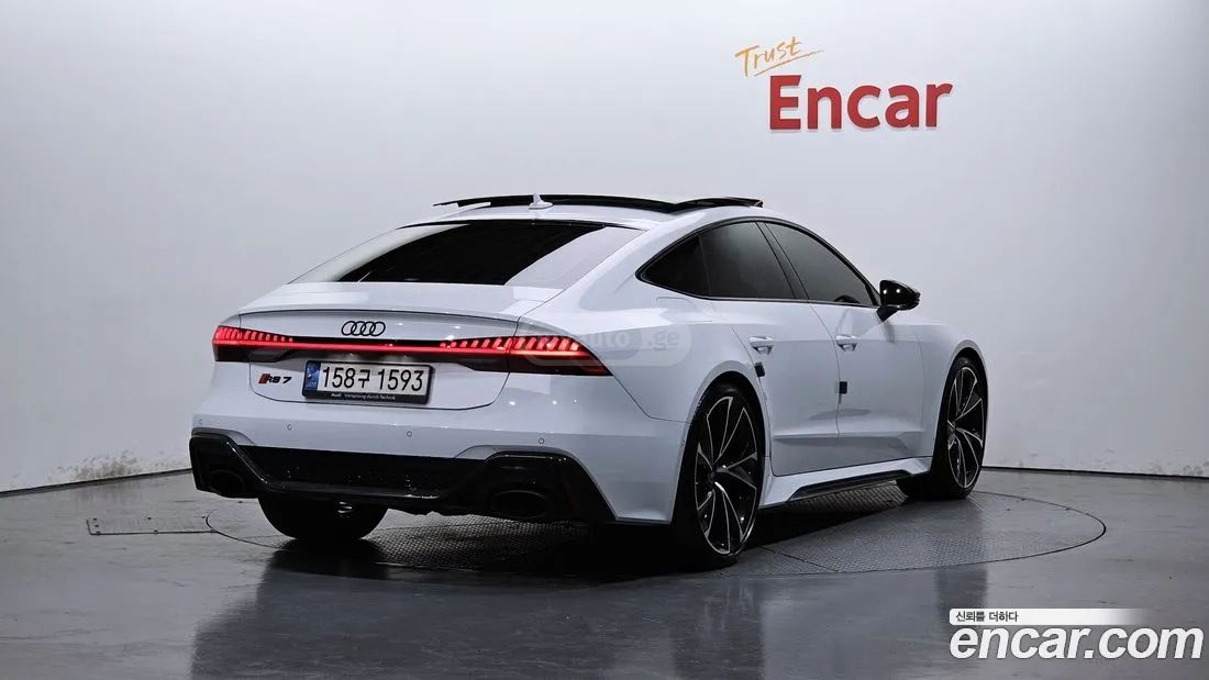 Audi RS 7 2021 — photo 2