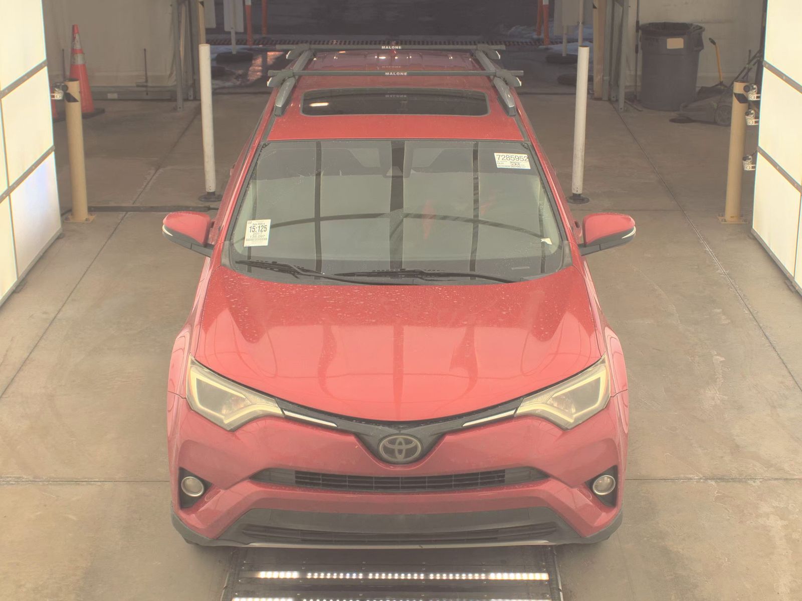 Toyota RAV4 2017 — photo 2