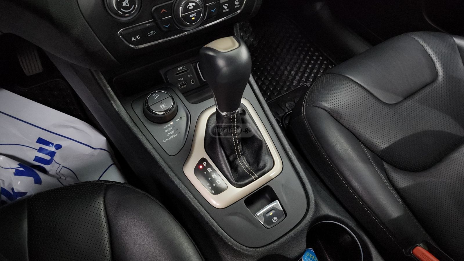 Jeep Cherokee 2015 — photo 2