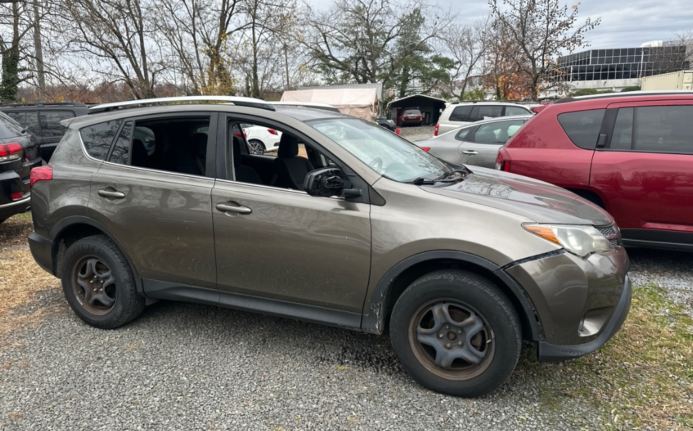 Toyota RAV4 2015 — photo 2