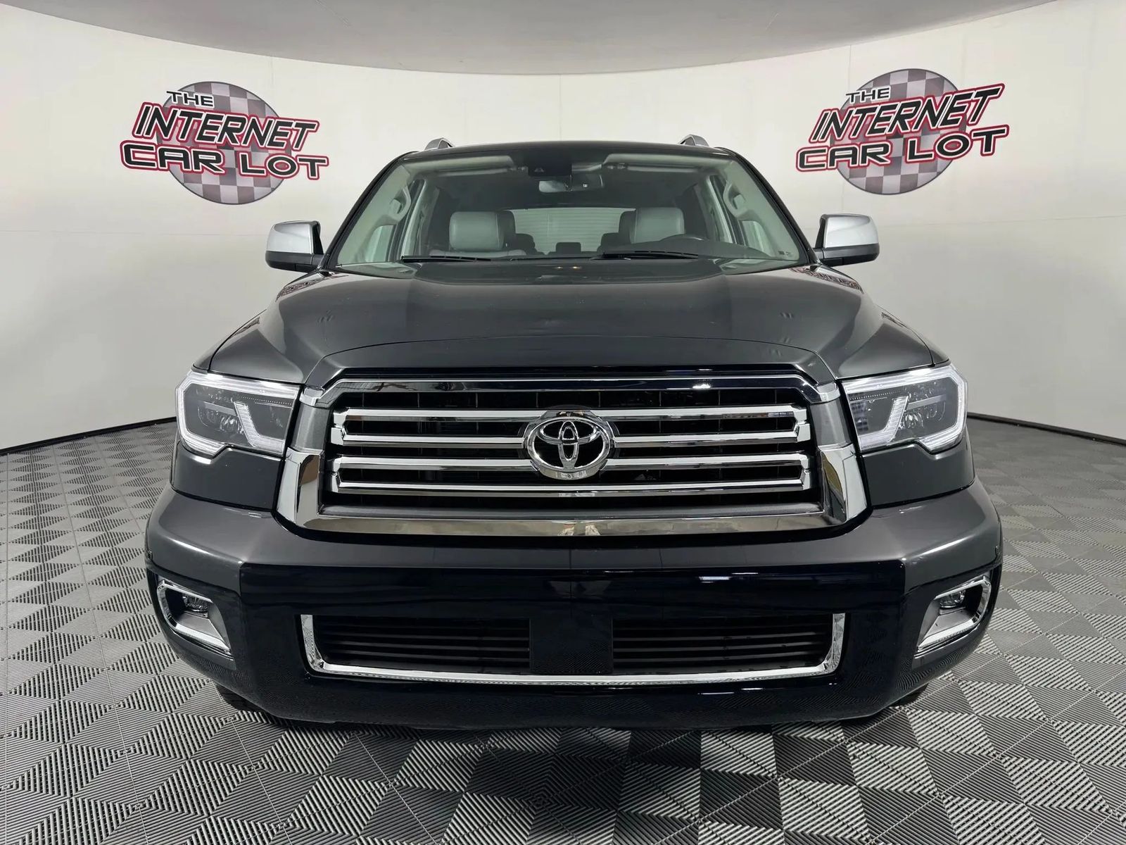 Toyota Sequoia 2019 — photo 2