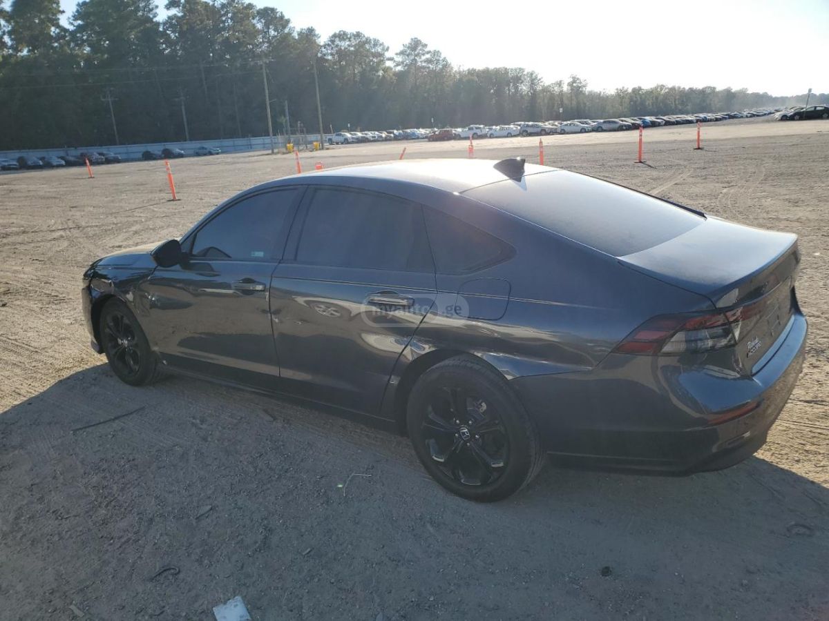 Honda Accord 2025 — photo 2
