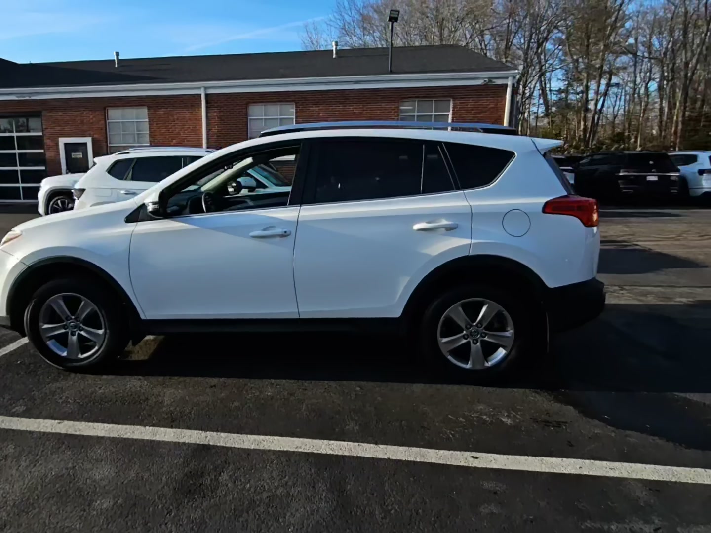 Toyota RAV4 2015 — photo 2