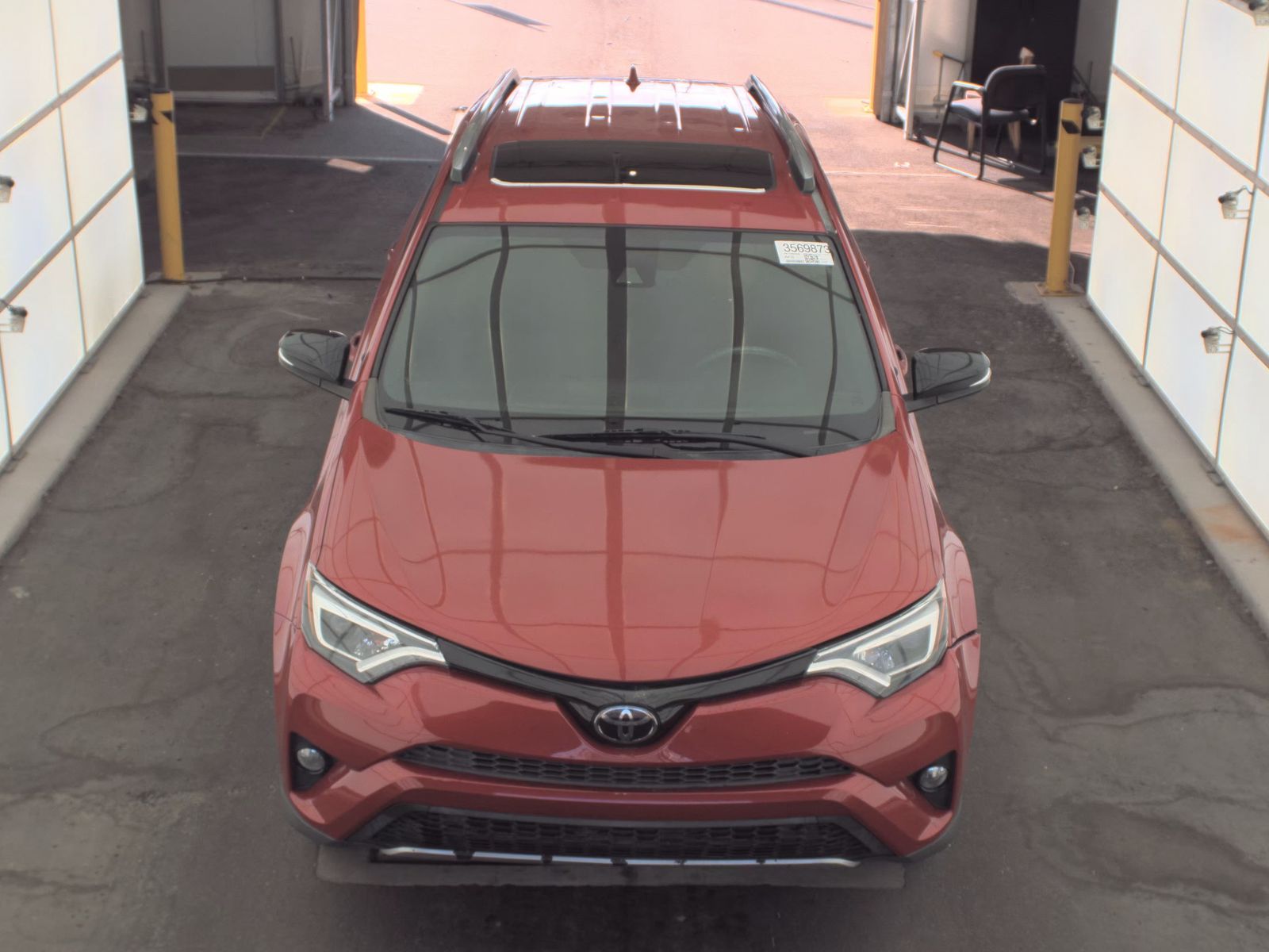 Toyota RAV4 2017 — photo 2