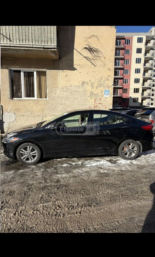 Hyundai Elantra 2017 — photo 2