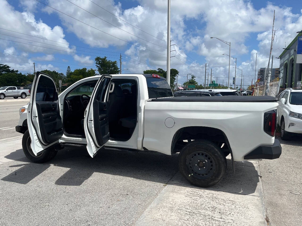 Toyota Tundra 2016 — photo 2