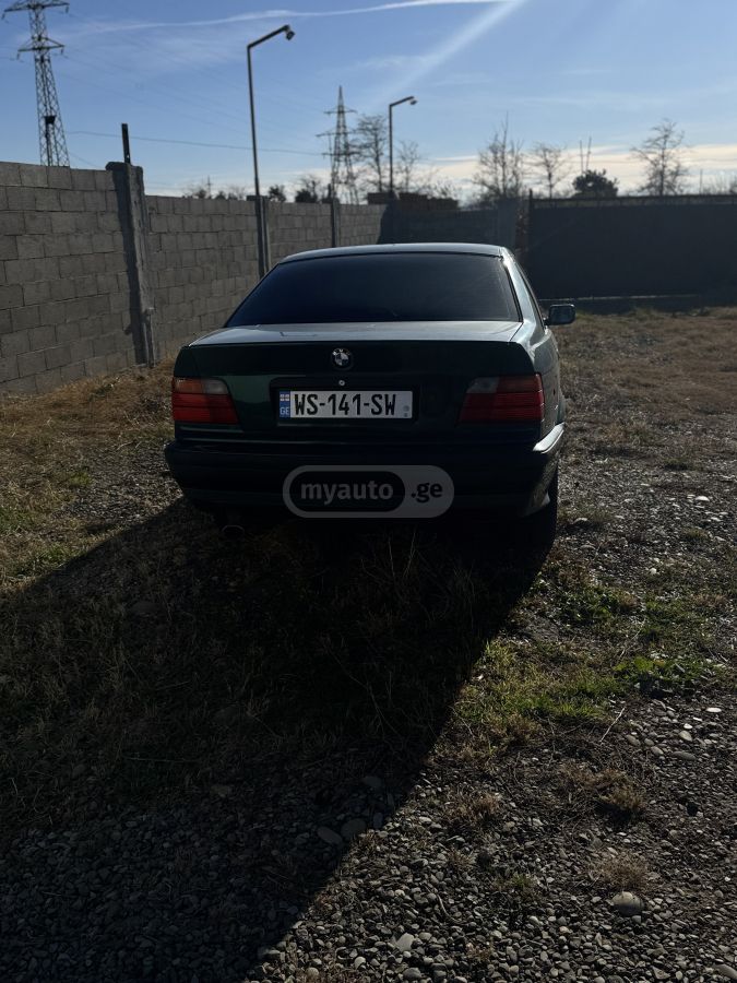 BMW 318 1995 — photo 2