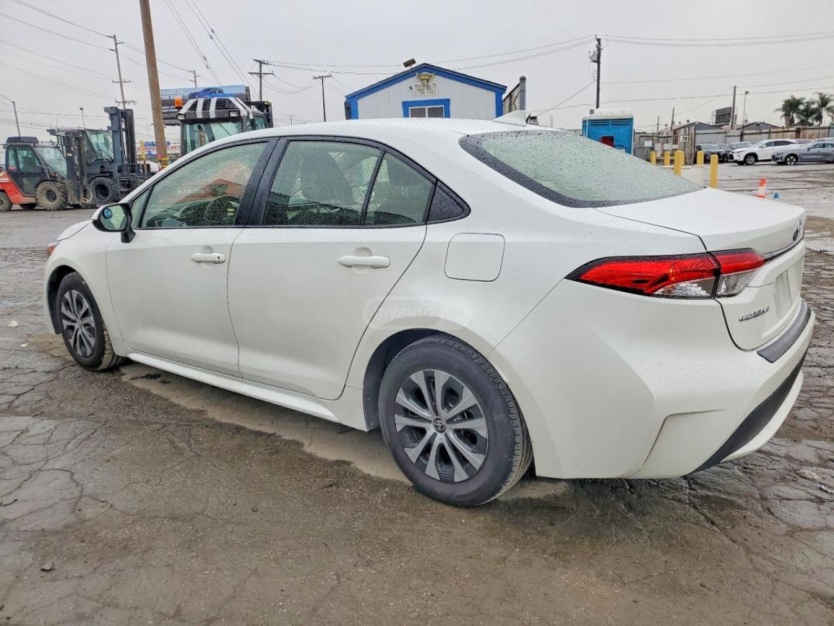 Toyota Corolla 2021 — photo 2