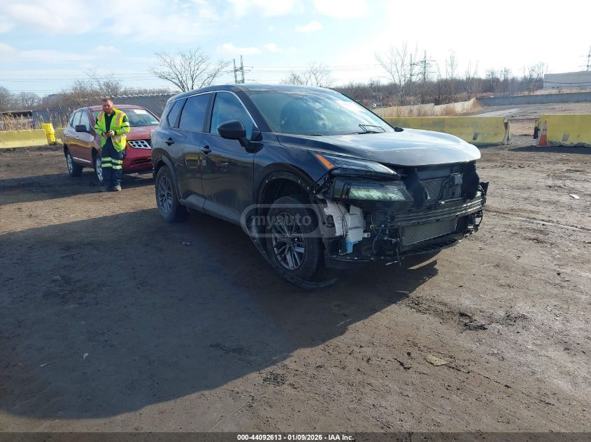 Nissan Rogue 2023 — photo 2