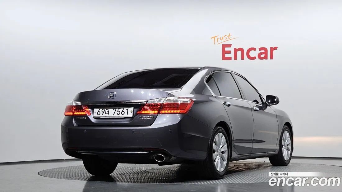 Honda Accord 2015 — photo 2