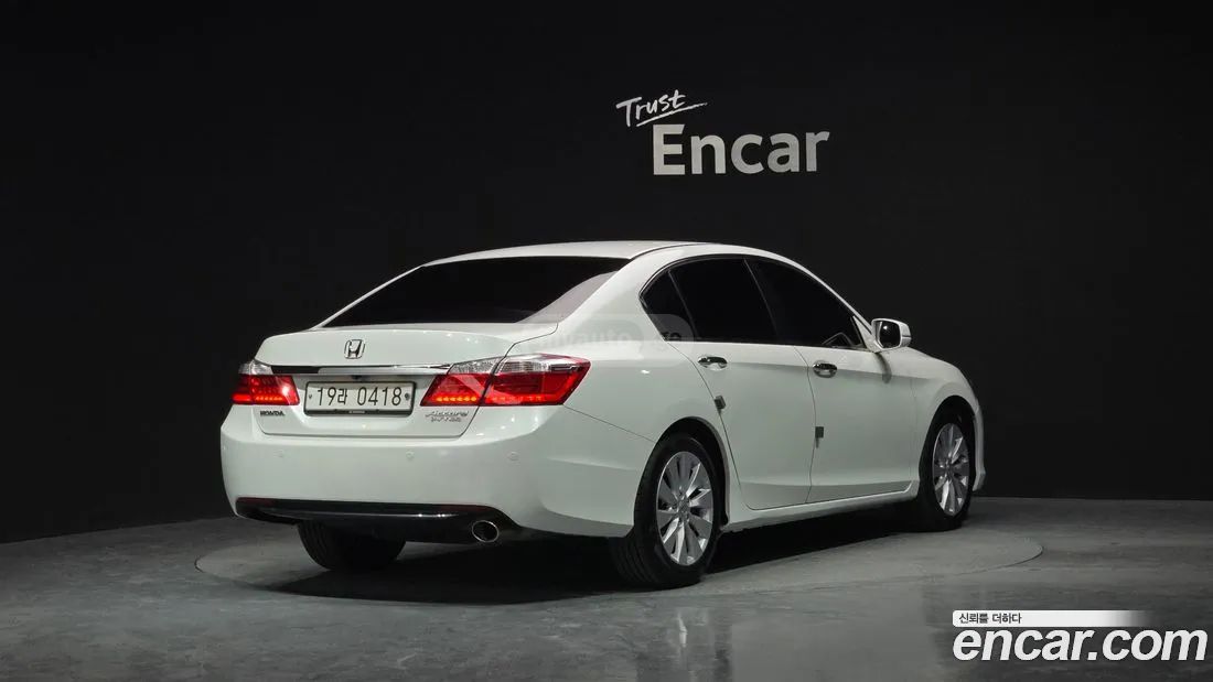Honda Accord 2015 — photo 2