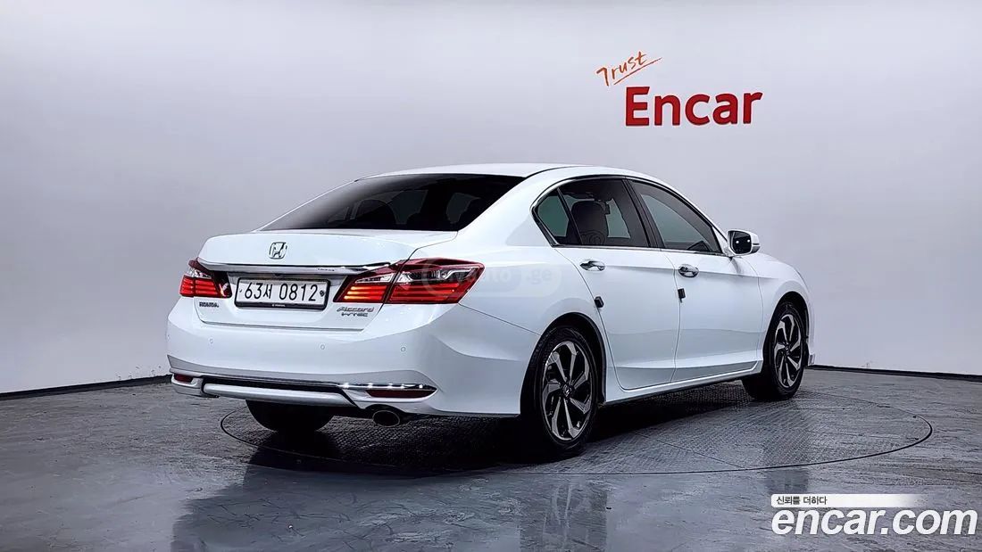 Honda Accord 2016 — photo 2