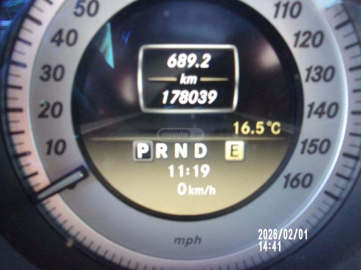 Mercedes-Benz C 250 2012 — photo 2