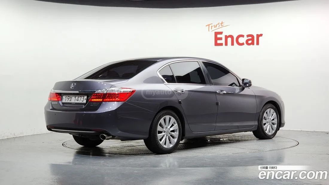 Honda Accord 2015 — photo 2