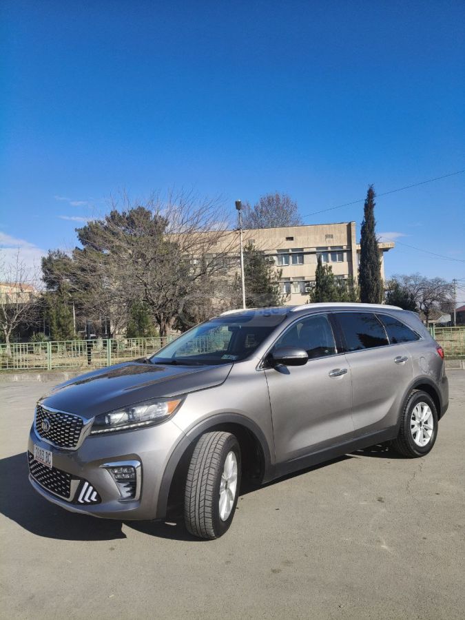 Kia Sorento 2018 — photo 2
