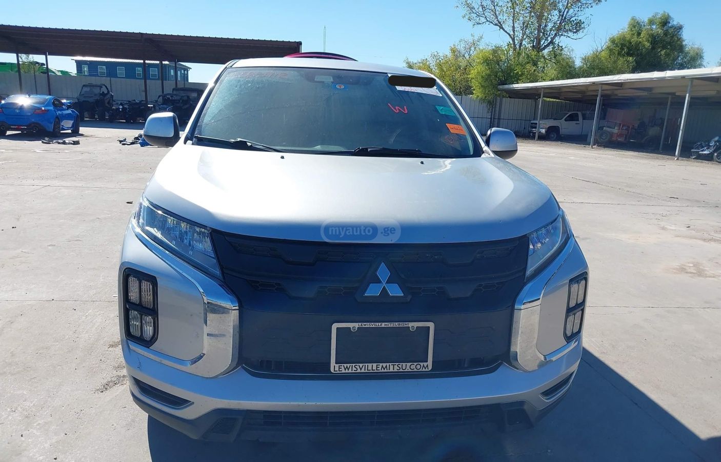 Mitsubishi Outlander 2022 — photo 2