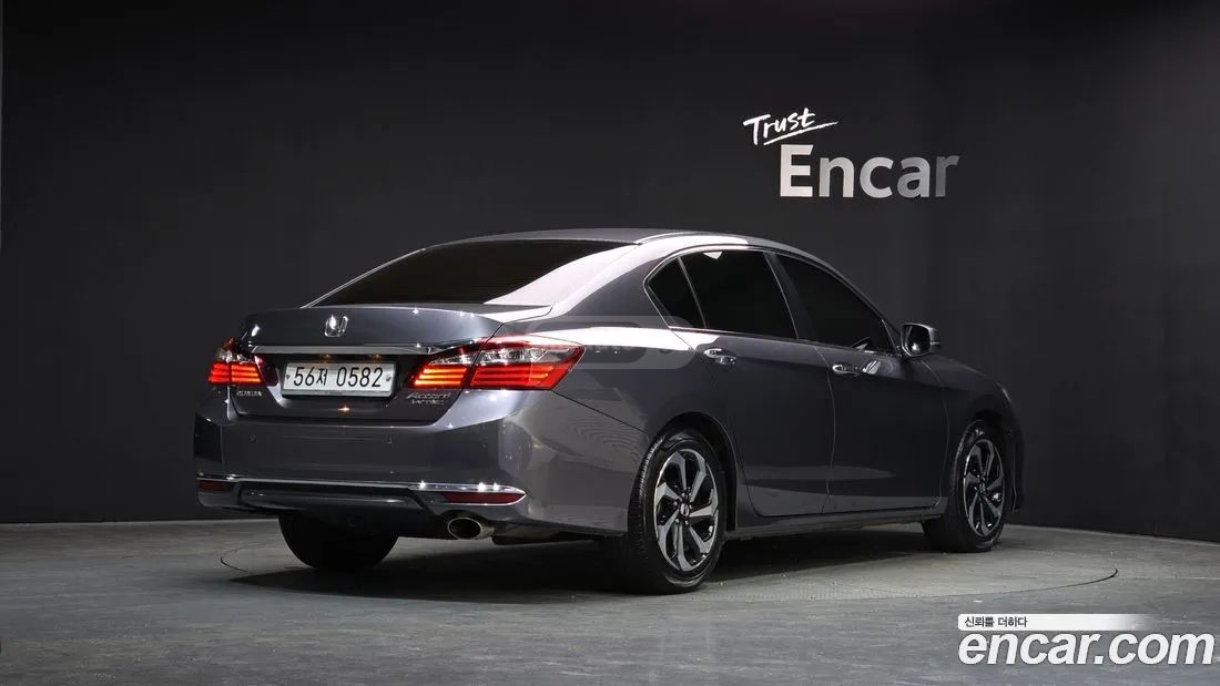 Honda Accord 2016 — photo 2