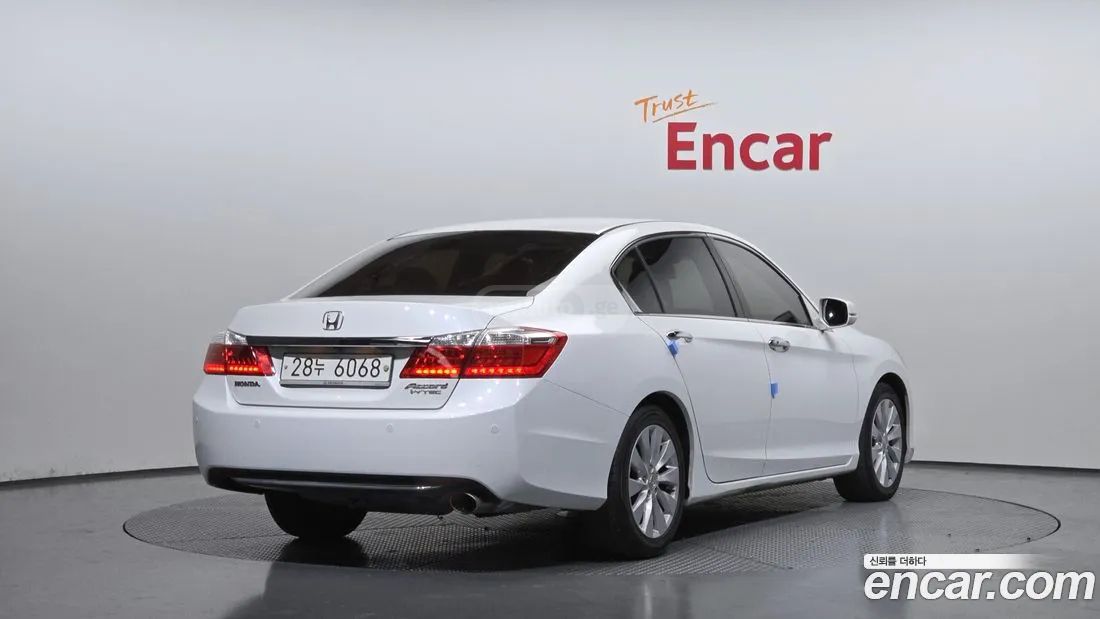 Honda Accord 2015 — photo 2