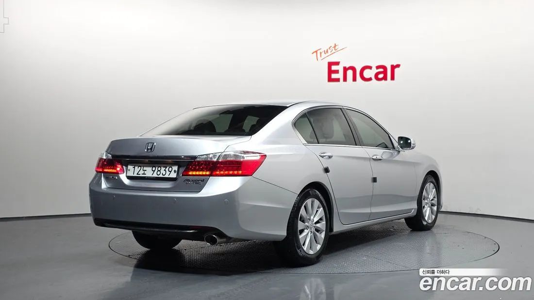 Honda Accord 2014 — photo 2