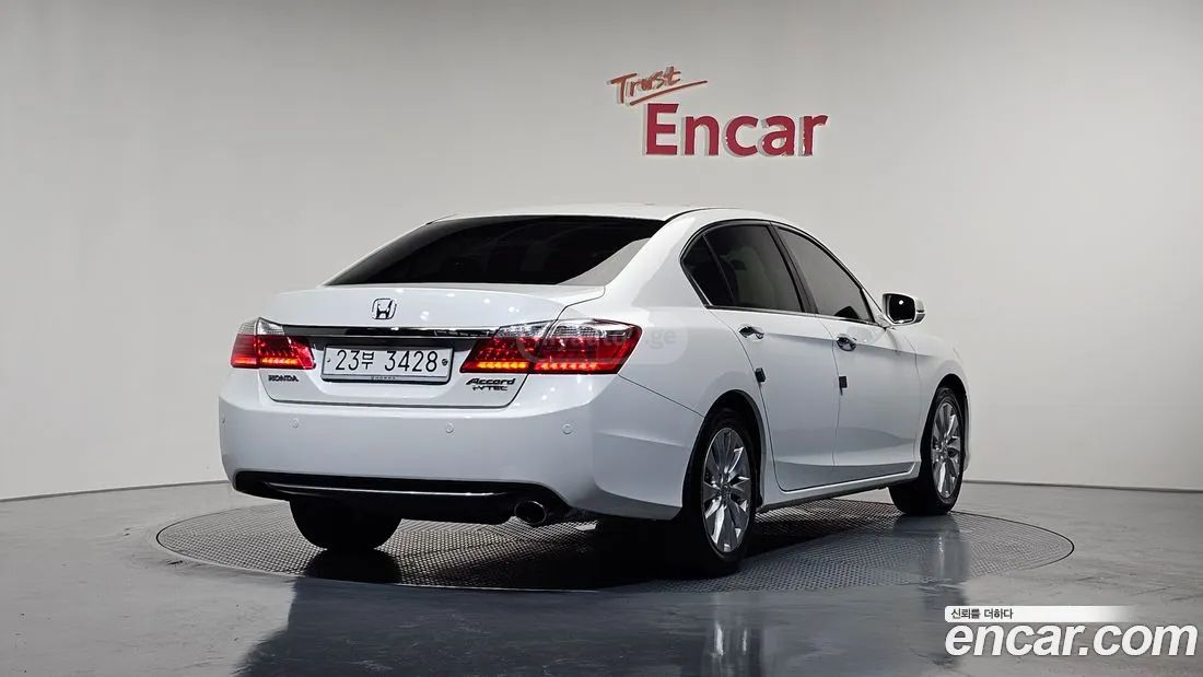 Honda Accord 2015 — photo 2