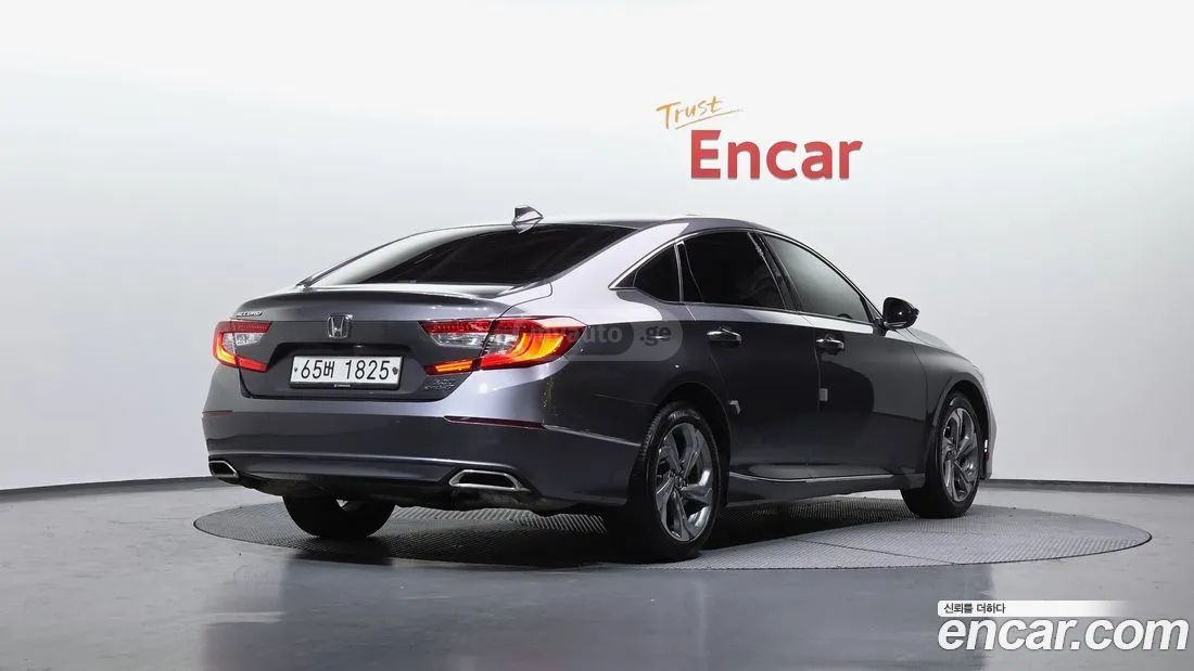Honda Accord 2018 — photo 2