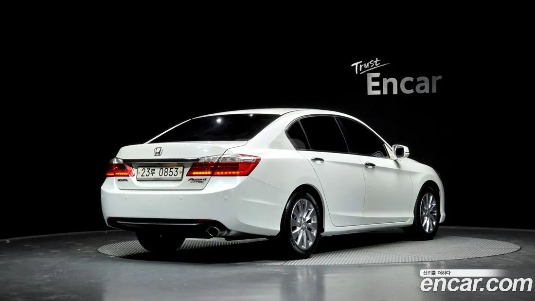 Honda Accord 2015 — photo 2