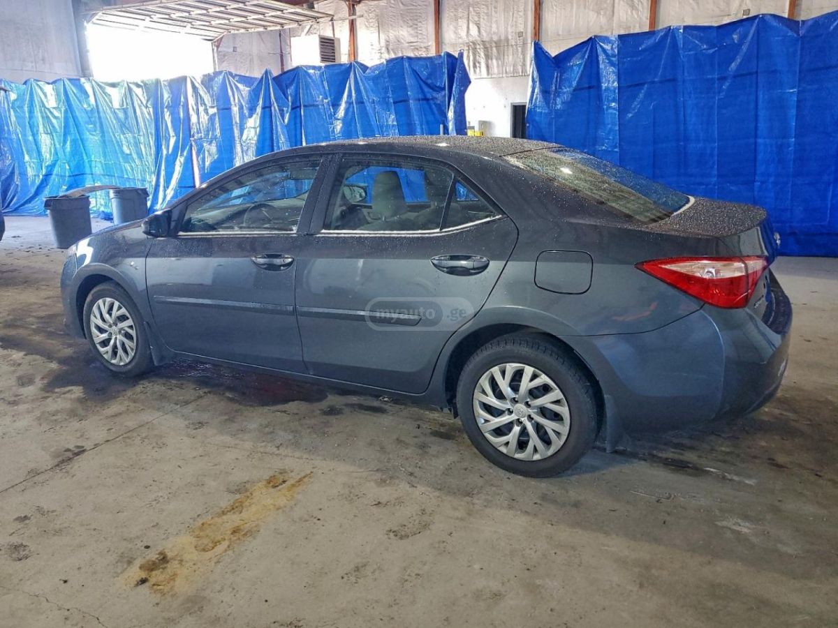 Toyota Corolla 2017 — photo 2