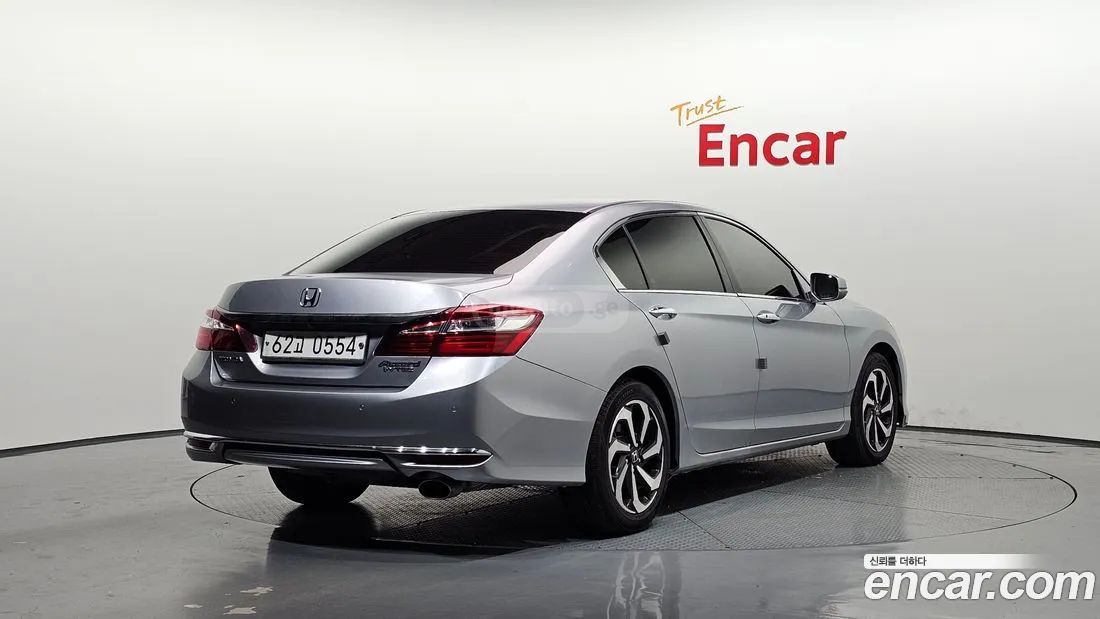 Honda Accord 2016 — photo 2