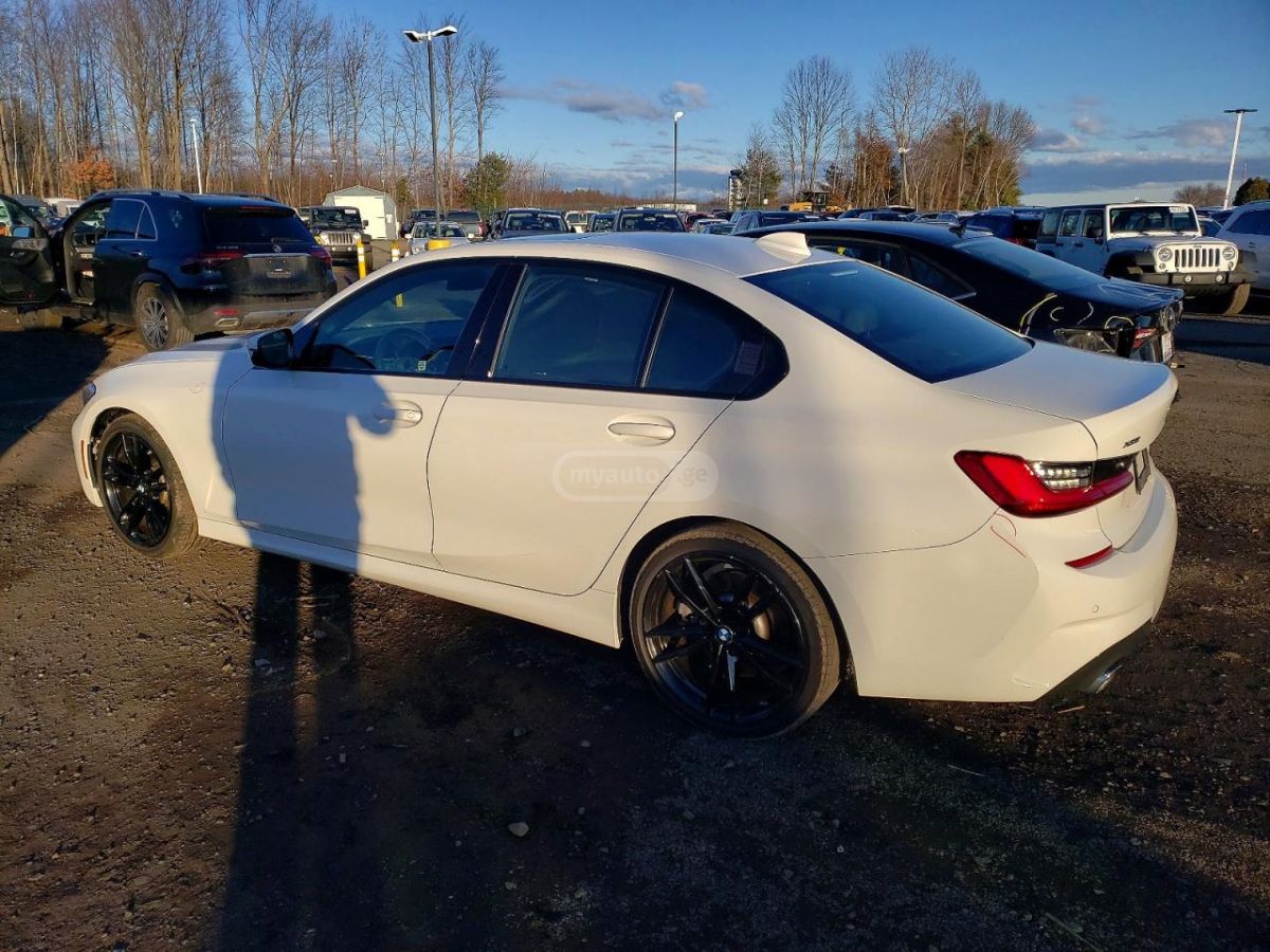BMW 330 2021 — photo 2