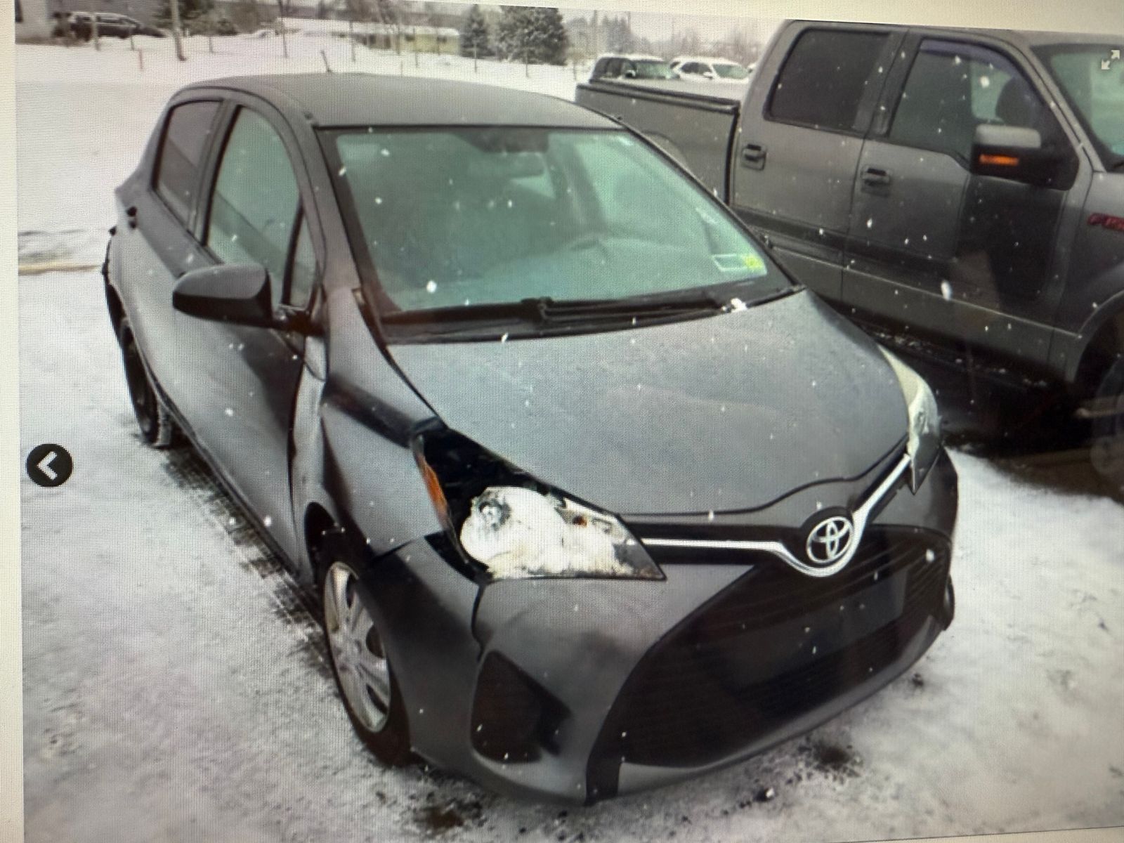 Toyota Yaris 2015 — photo 2