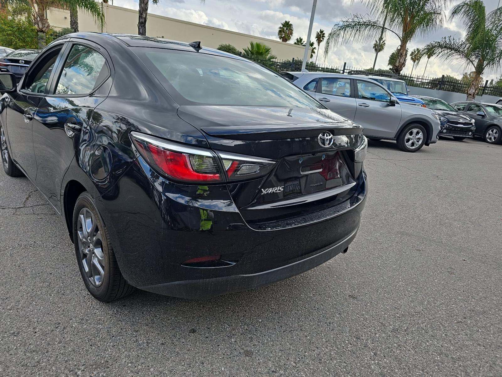 Toyota Yaris 2019 — photo 2