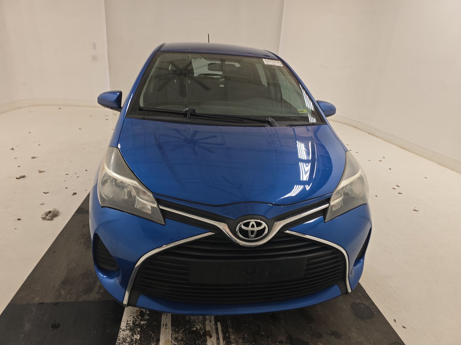 Toyota Yaris 2016 — photo 2