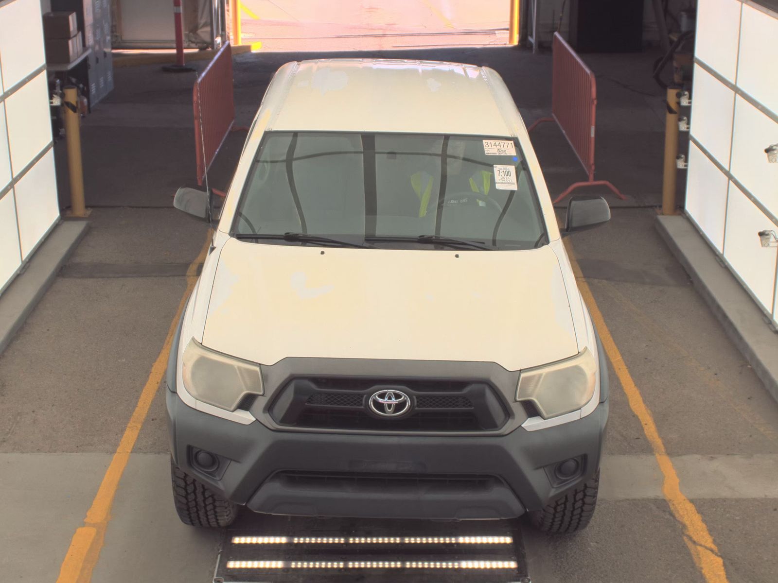 Toyota Tacoma 2014 — photo 2