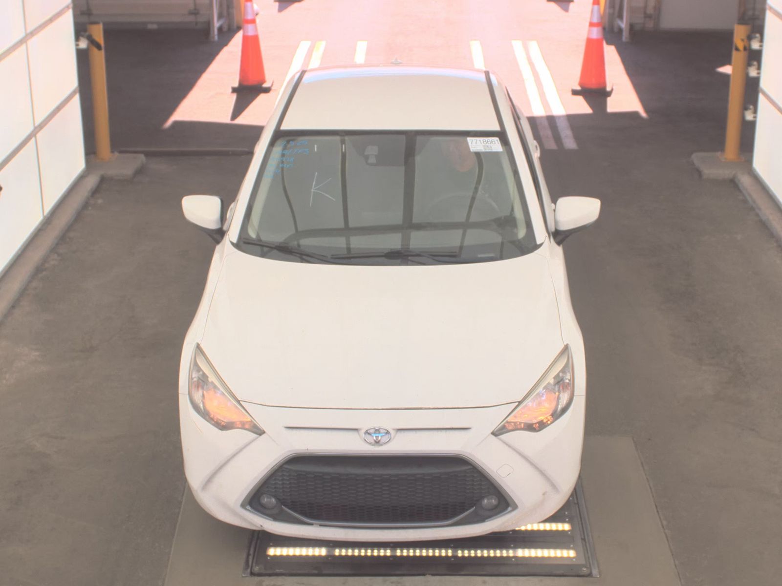 Toyota Yaris 2019 — photo 2
