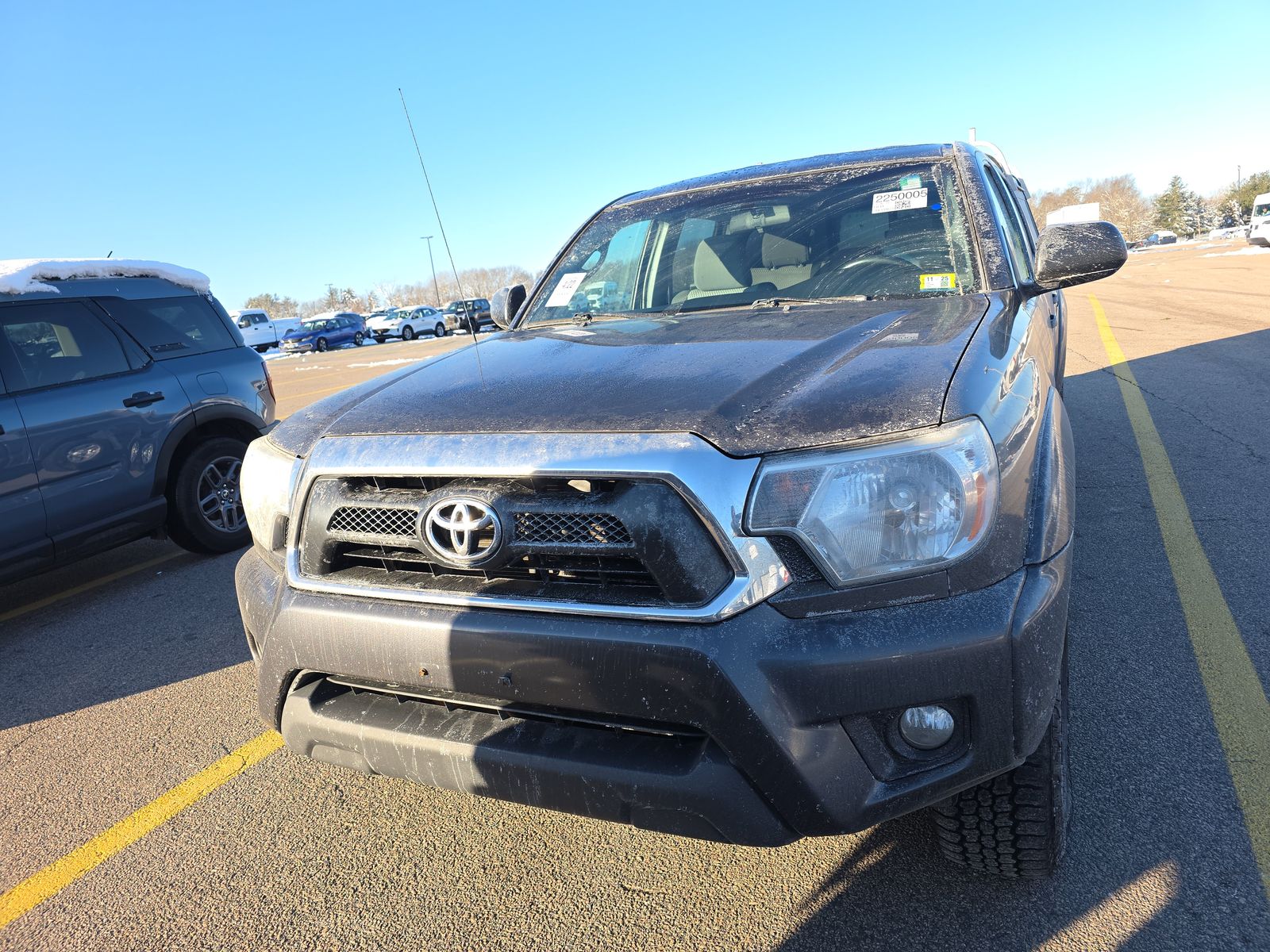Toyota Tacoma 2015 — photo 2