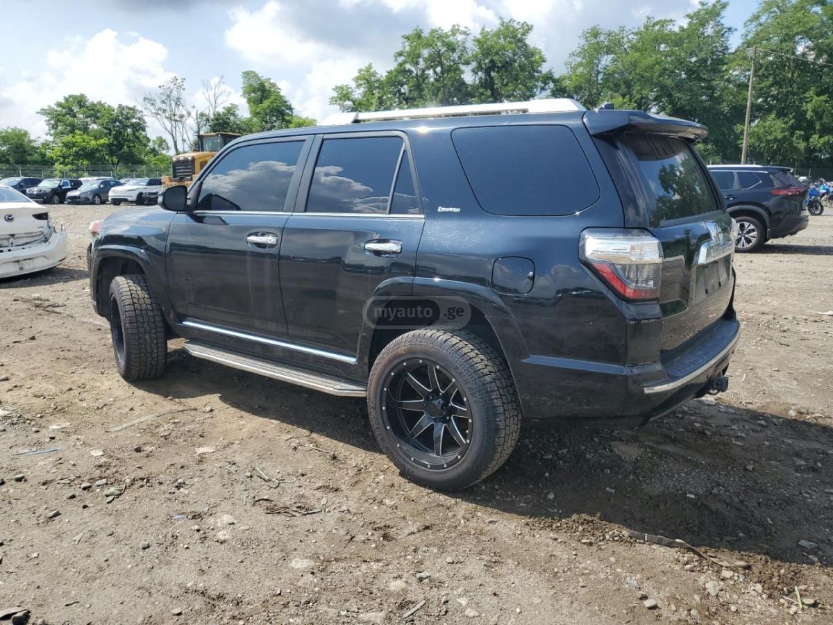 Toyota 4Runner 2017 — photo 2