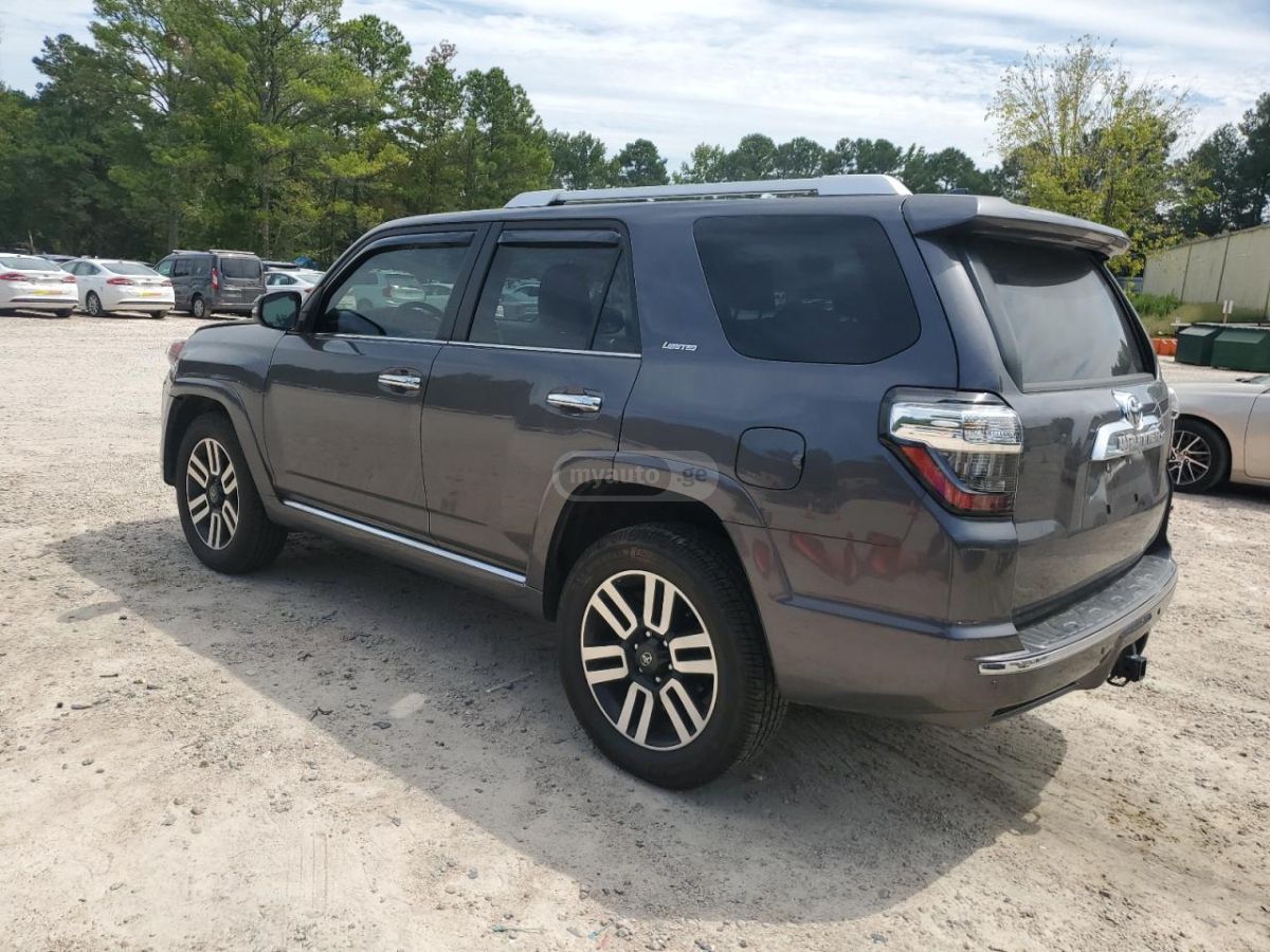 Toyota 4Runner 2022 — photo 2