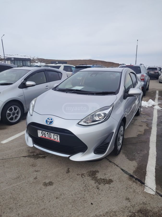 Toyota Aqua 2019 — photo 2