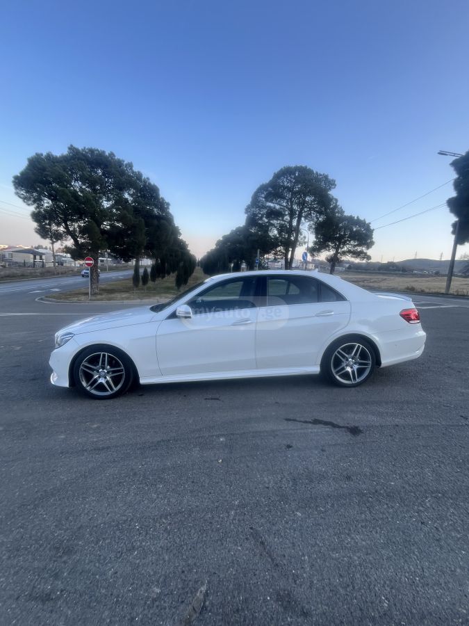 Mercedes-Benz E 200 2014 — photo 2